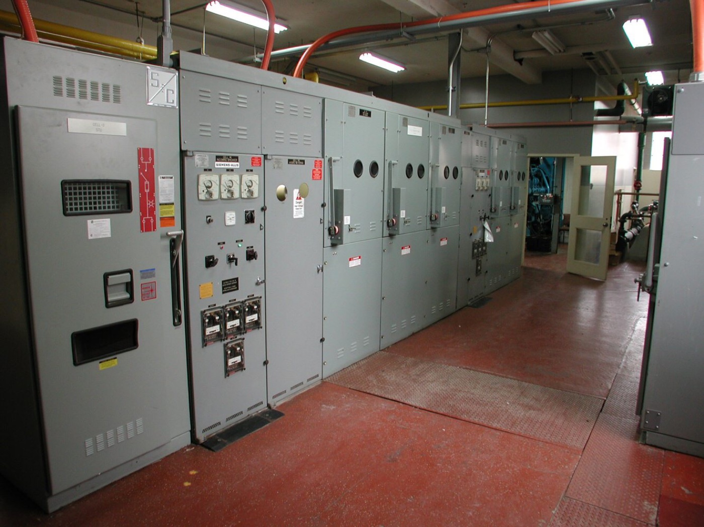 Three phase industrial distribution panel